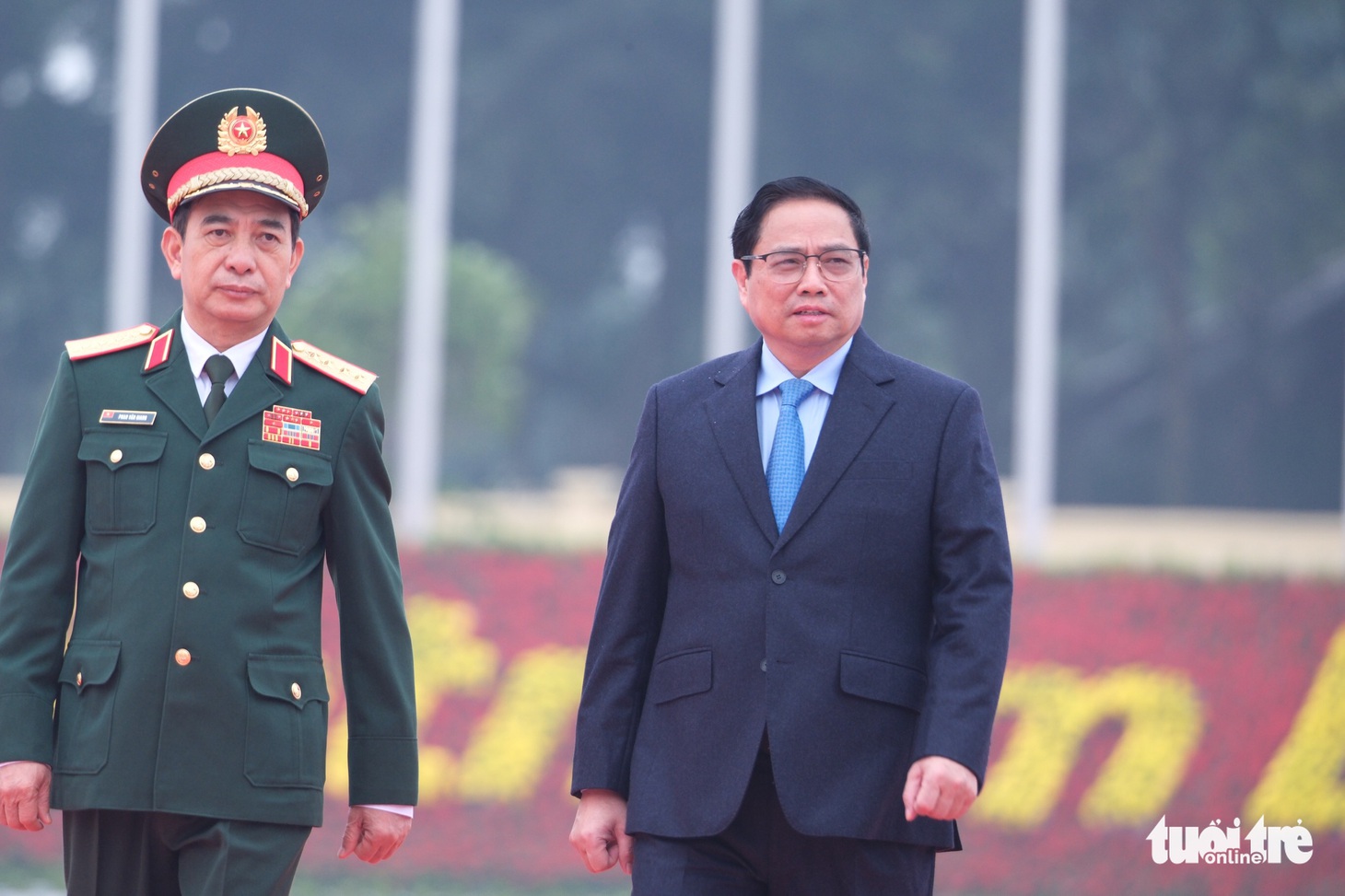 Thủ tướng đến dự triển lãm quốc phòng quốc tế, không quân và đặc công biểu diễn chào mừng - Ảnh 1.