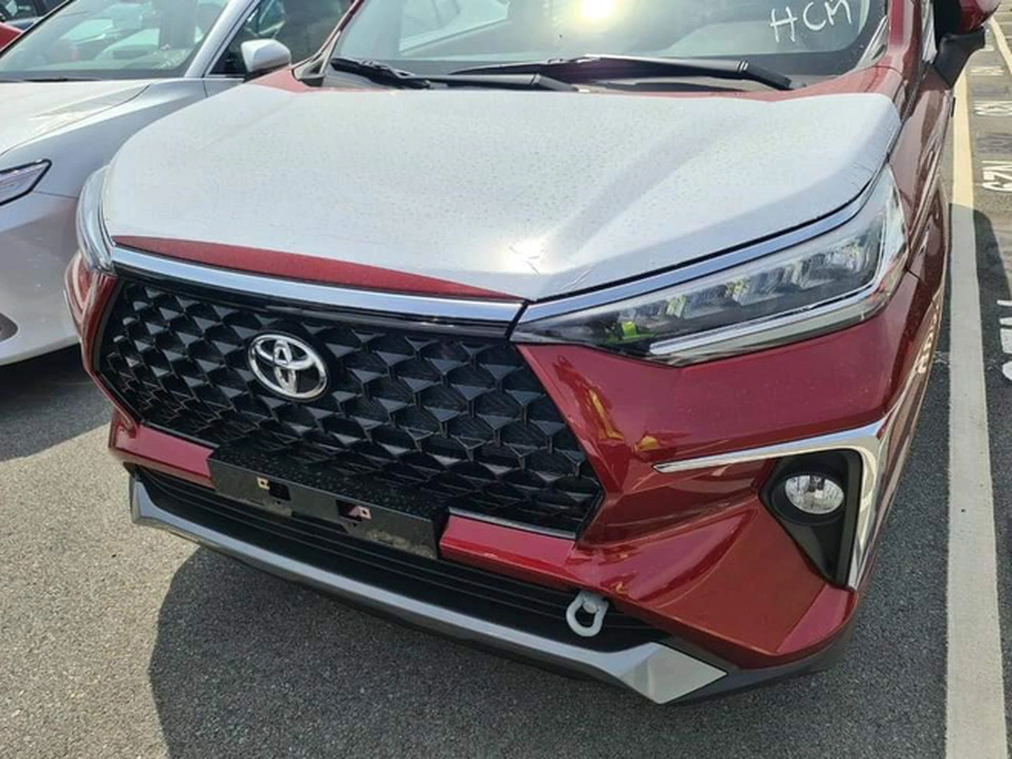Lô Toyota Veloz Cross đầu tiên về Việt Nam: Xe gầm cao thay Innova và Rush cạnh tranh Xpander - Ảnh 3.