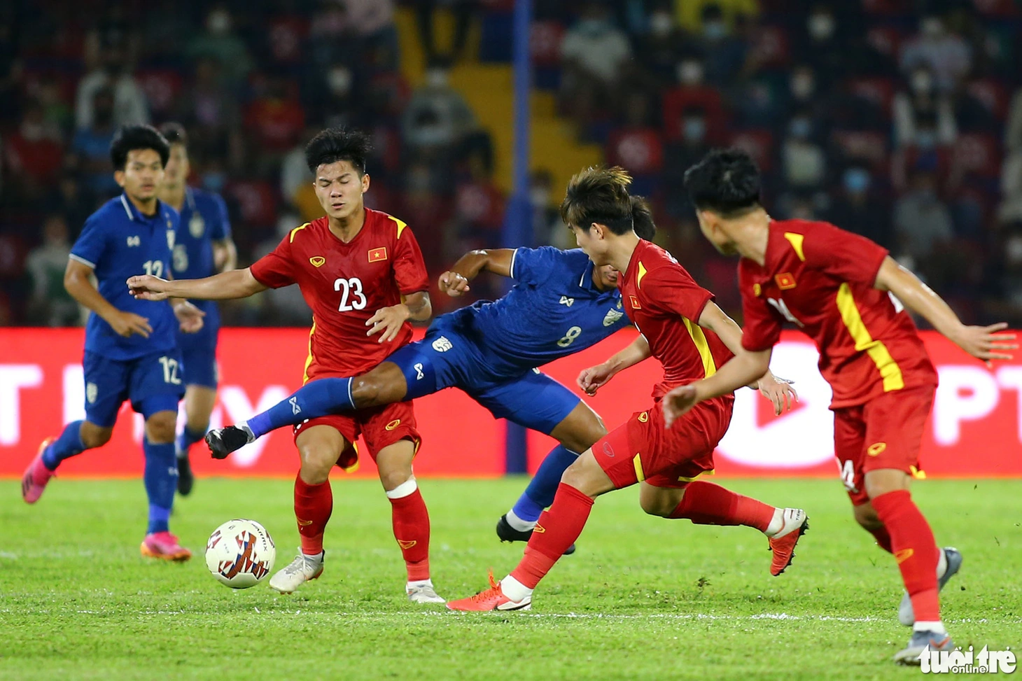 Những pha vào bóng rát của U23 Thái Lan dành cho U23 Việt Nam - Ảnh 4.
