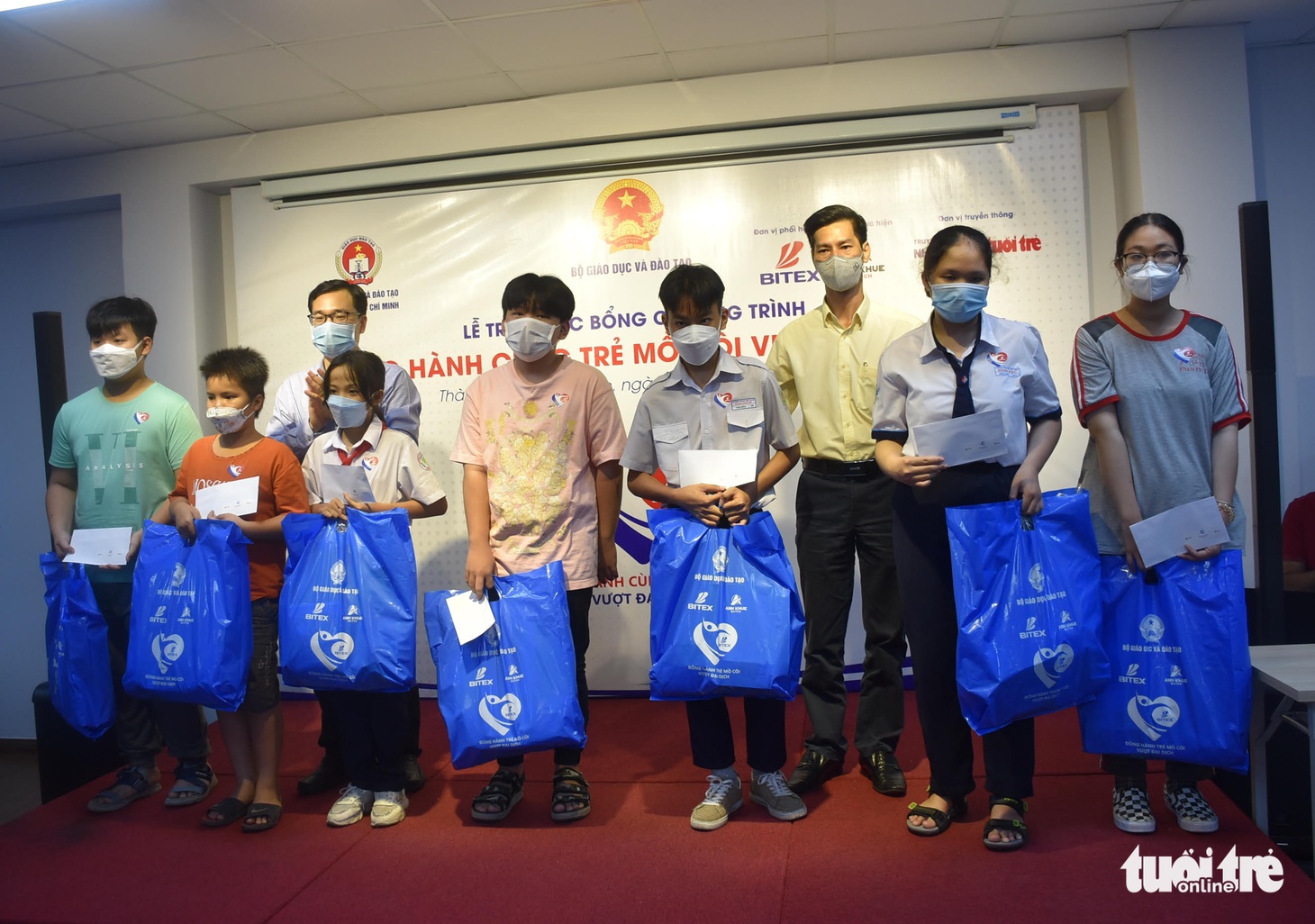 Học bổng Đồng hành cùng trẻ mồ côi vượt đại dịch: Động viên các em vượt qua nỗi đau để vươn lên - Ảnh 3.