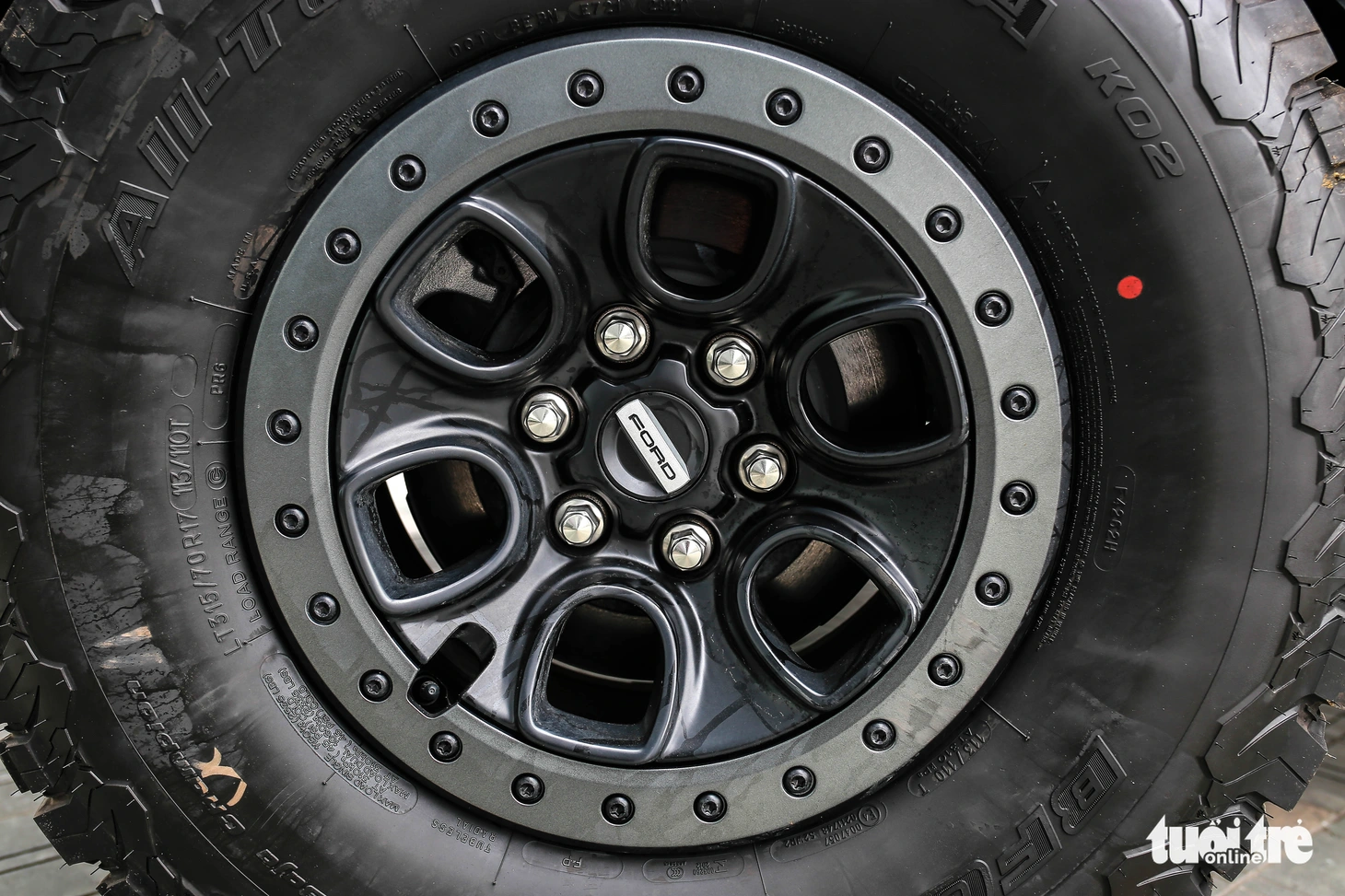 Chi tiết Ford F-150 Raptor 2022 giá hơn 5 tỷ đồng: Siêu bán tải cho dân chơi thích sang xịn - Ảnh 5.
