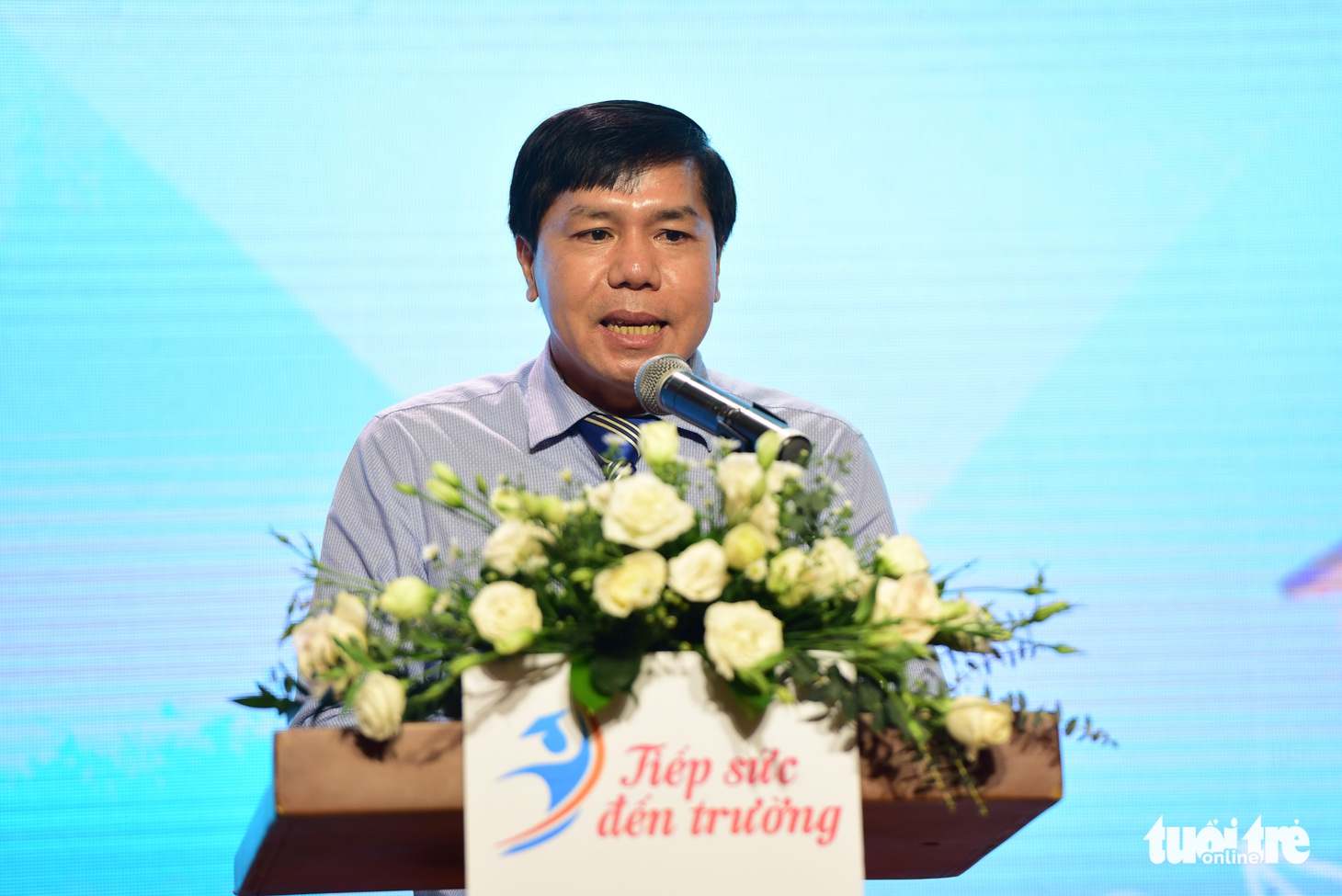 Tiếp sức đến trường trao gần 200 suất học bổng cho sinh viên khó khăn - Ảnh 5.