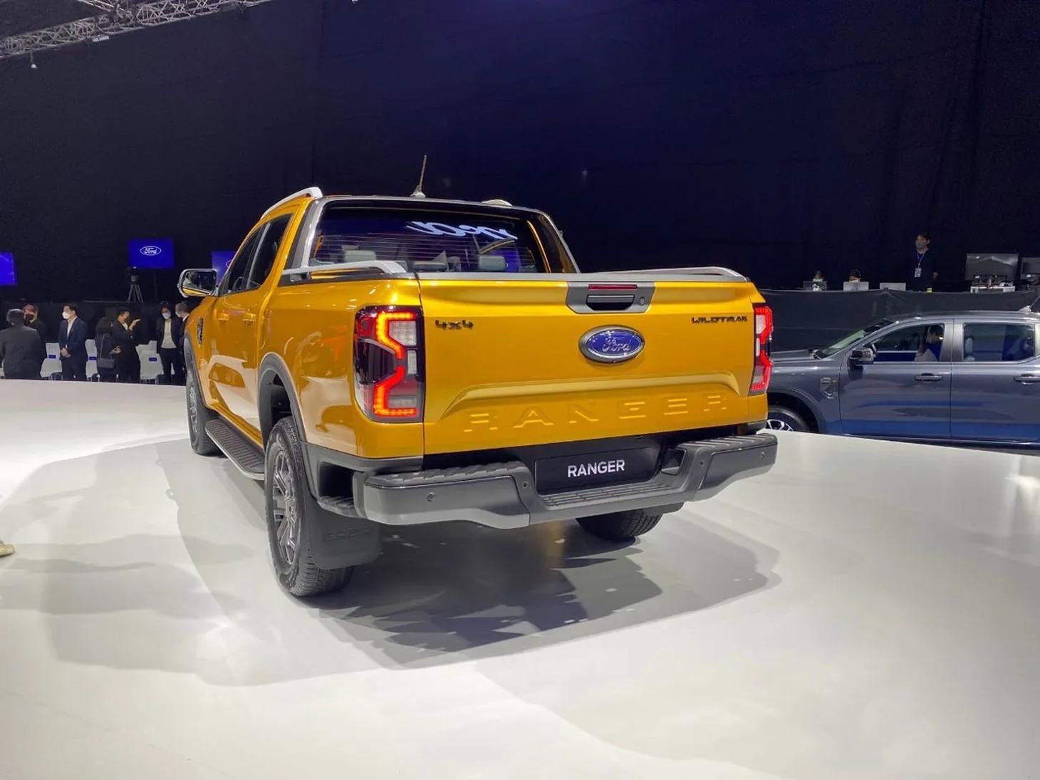 Cận cảnh Ford Ranger và Everest 2023 vừa ra mắt Thái Lan, về Việt Nam cuối năm nay - Ảnh 3.