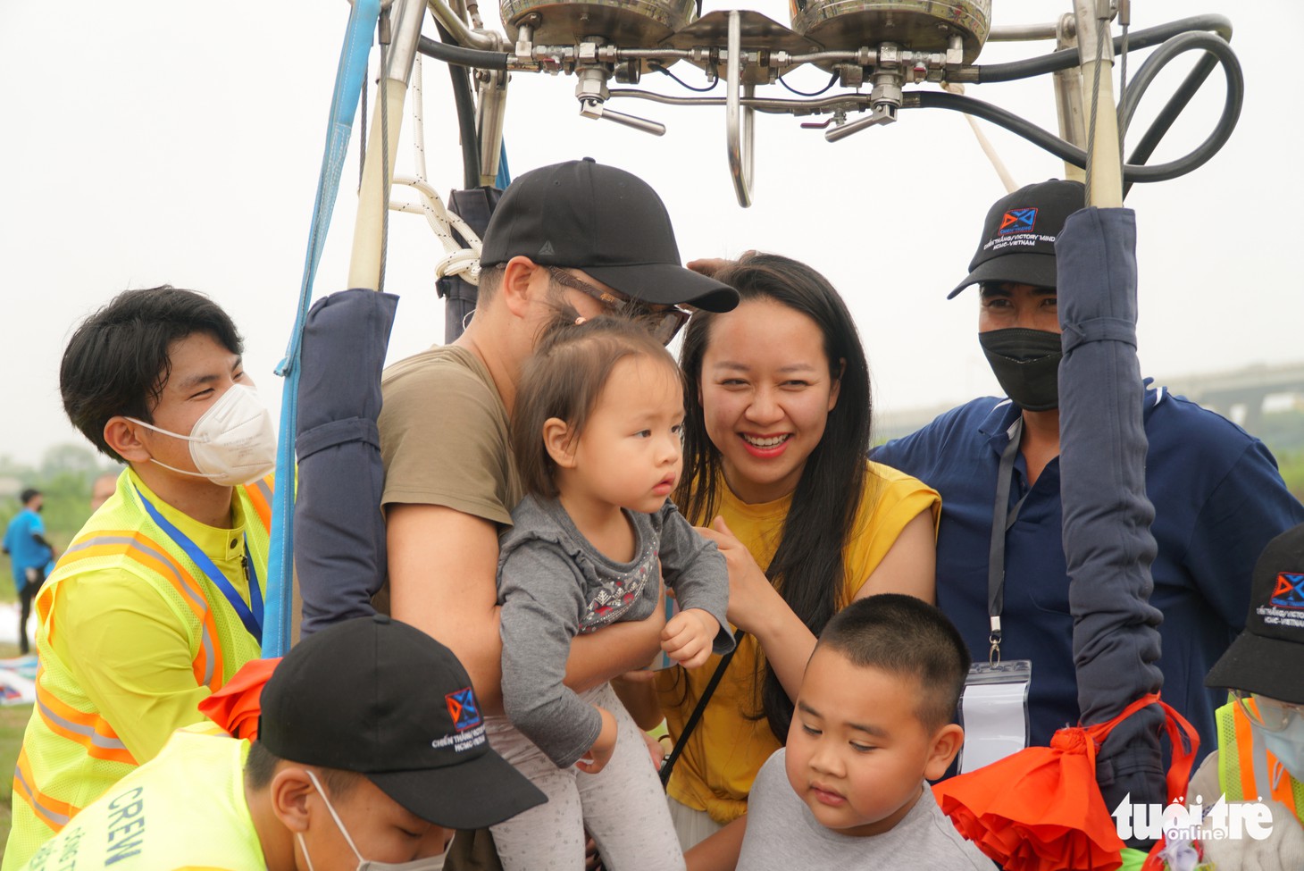 Đi ngủ sớm, háo hức chờ đợi trải nghiệm lần đầu bay khinh khí cầu tại Hà Nội - Ảnh 3.