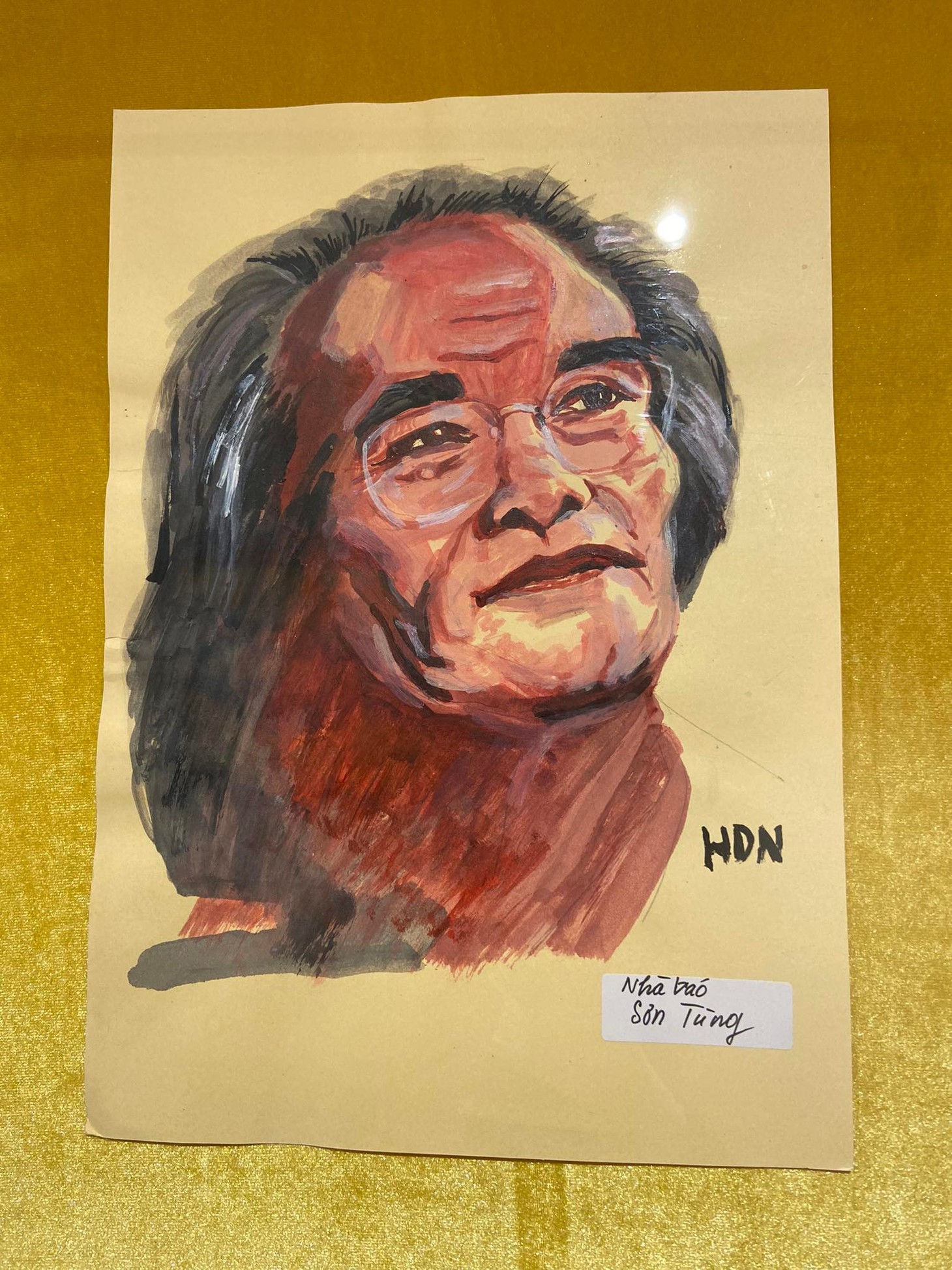 Nhà báo Huỳnh Dũng Nhân ‘liều’ làm triển lãm hội họa về bạn bè, người nổi tiếng - Ảnh 4.