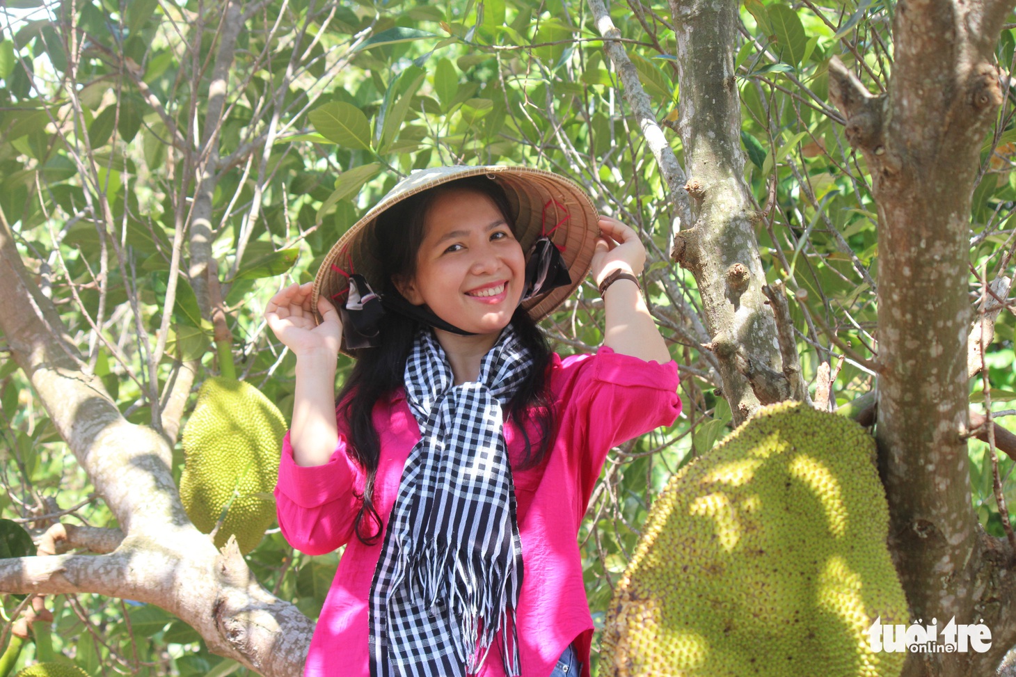 Nghỉ lễ về Đông Hồ - đầm nước mặn mà trái cây ngọt lịm, thả lưới bắt cá ngắm chim trời - Ảnh 1.