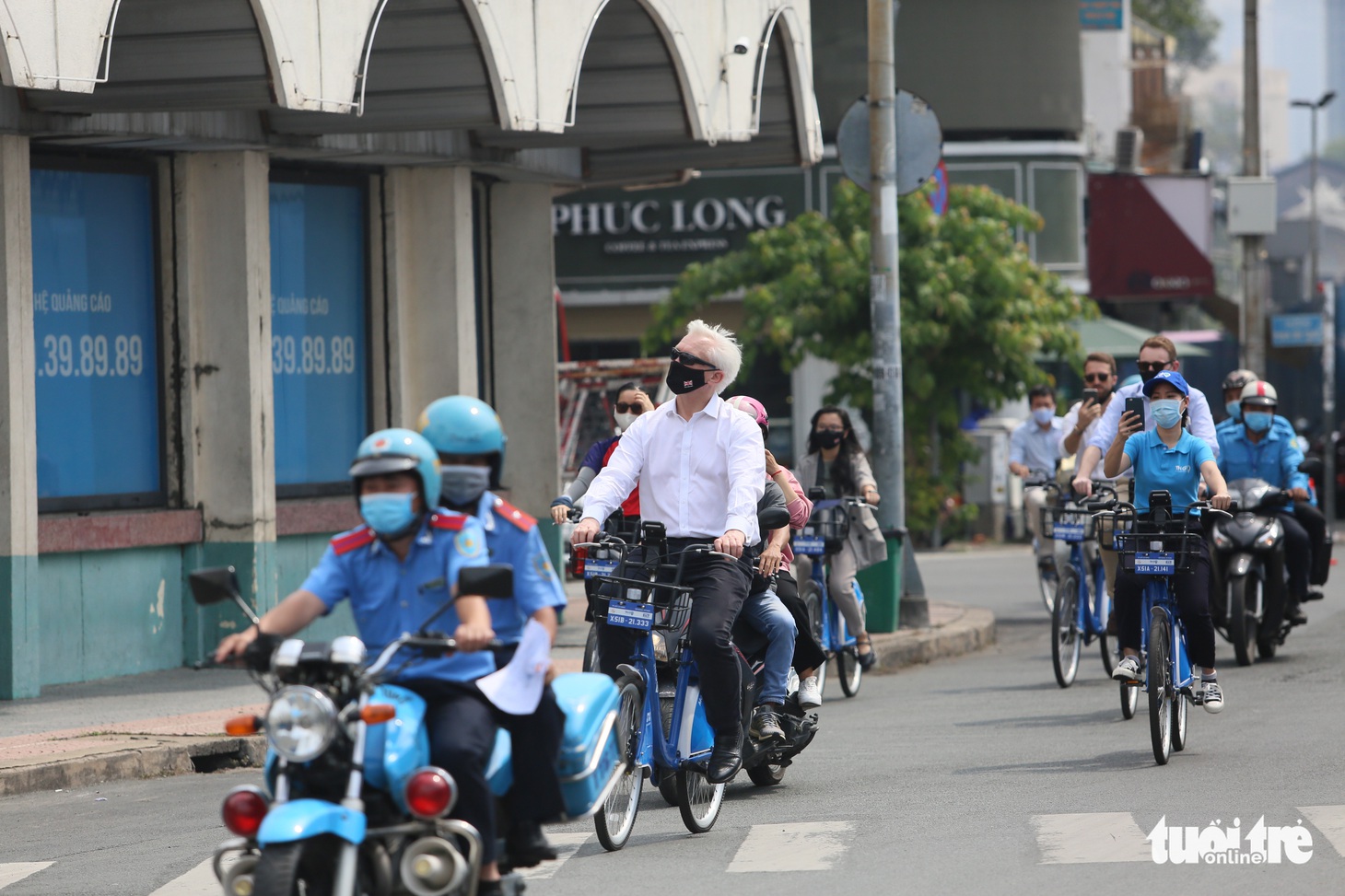 Đặc phái viên thương mại Thủ tướng Anh: ‘TP.HCM là TP dành để đạp xe’ - Ảnh 4.
