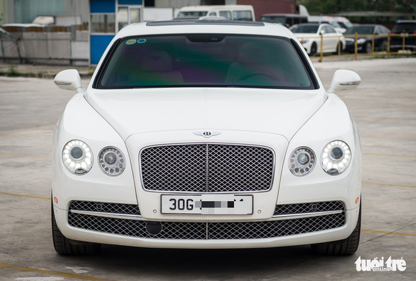 Bentley Flying Spur lăn bánh 8 năm vẫn có giá ngang Lexus LX600 mới - Ảnh 4.