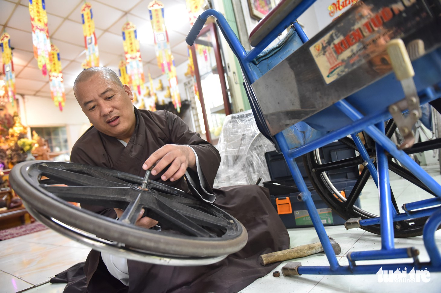 Tái chế xe lăn cho bệnh nhân và người khuyết tật khó khăn - Ảnh 5.