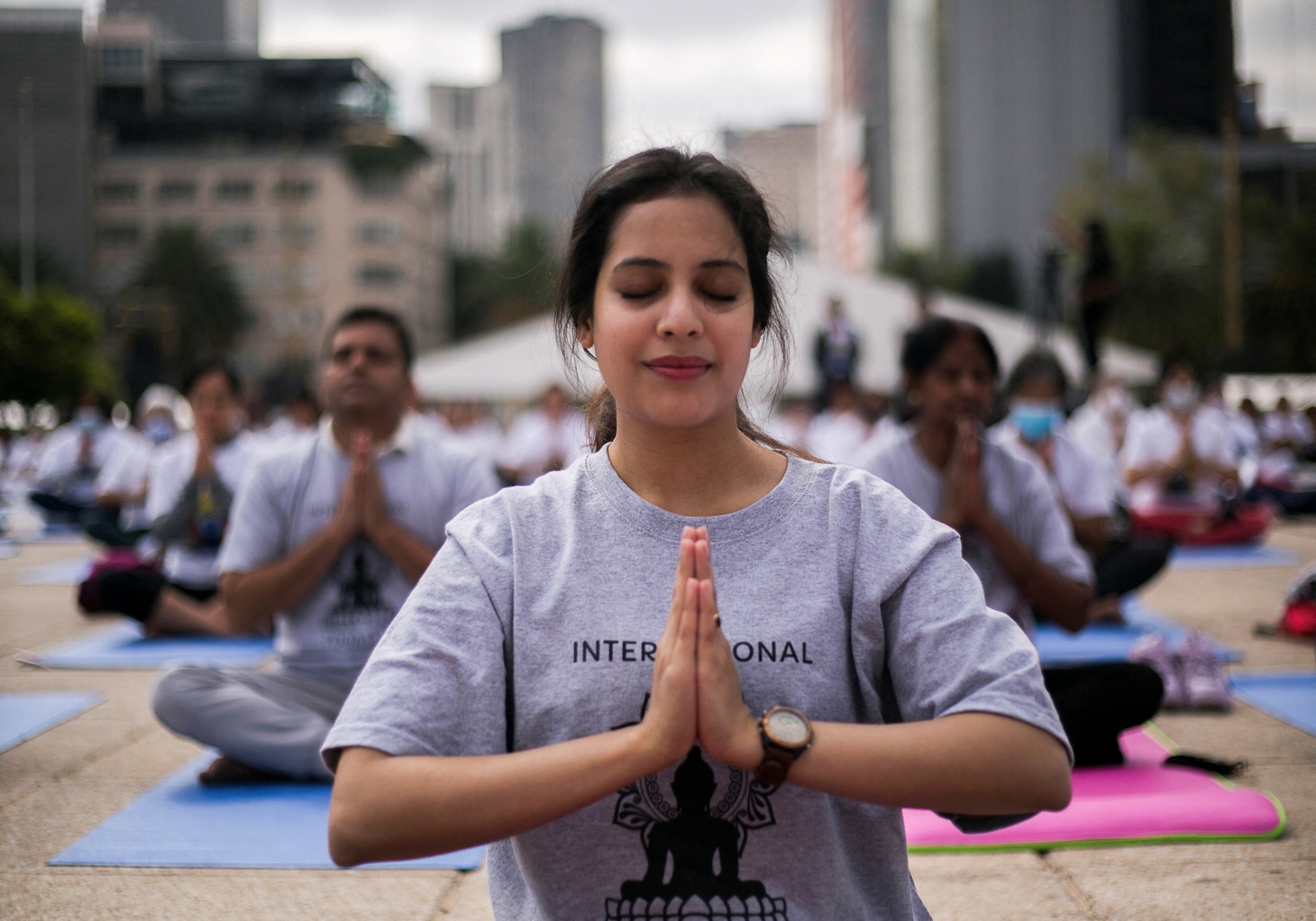 Thế giới kỷ niệm Ngày quốc tế yoga 21-6 - Ảnh 2.