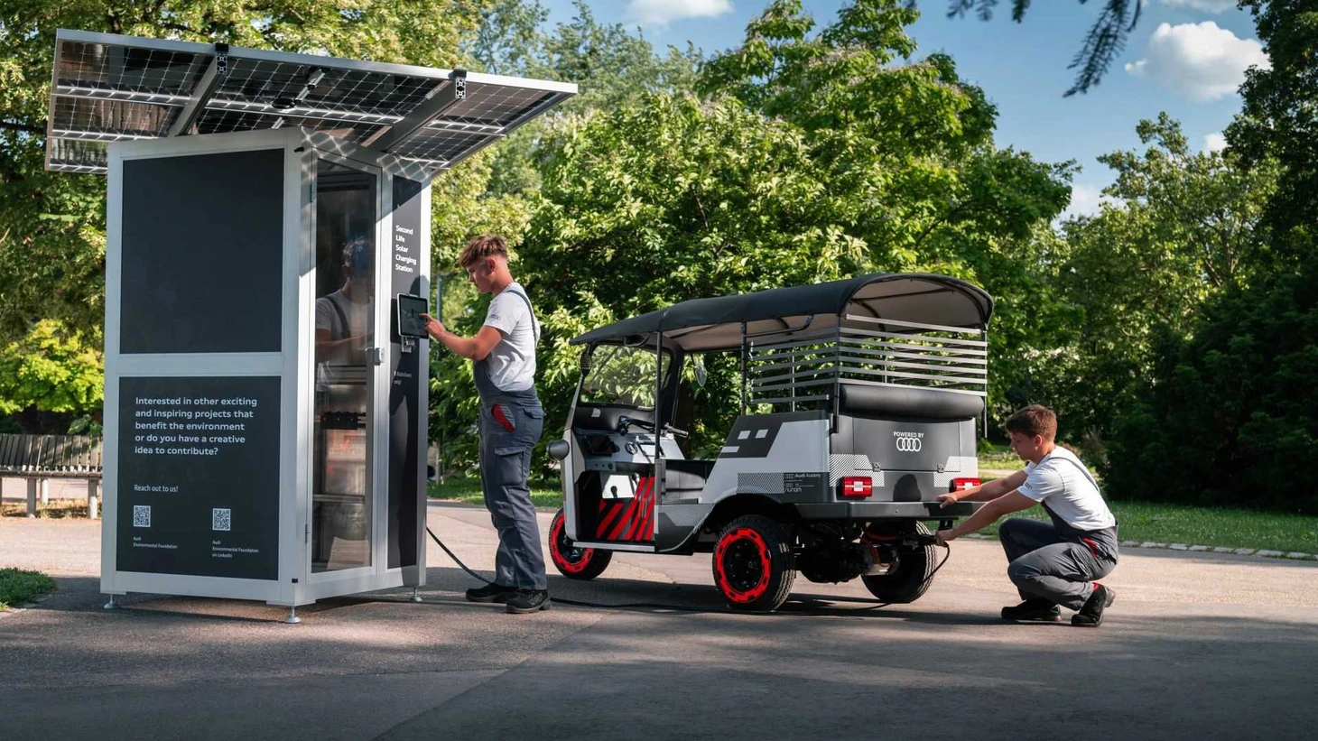 Xe tuk tuk mang phong cách Audi dụ khách du lịch - Ảnh 2.