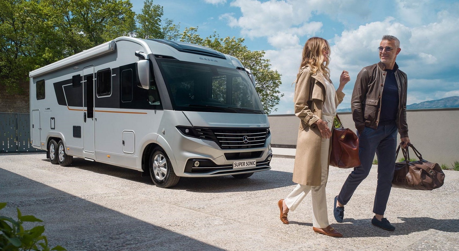 Mercedes-Benz Sprinter độ thành siêu nhà di động, giá ngang siêu xe - Ảnh 1.