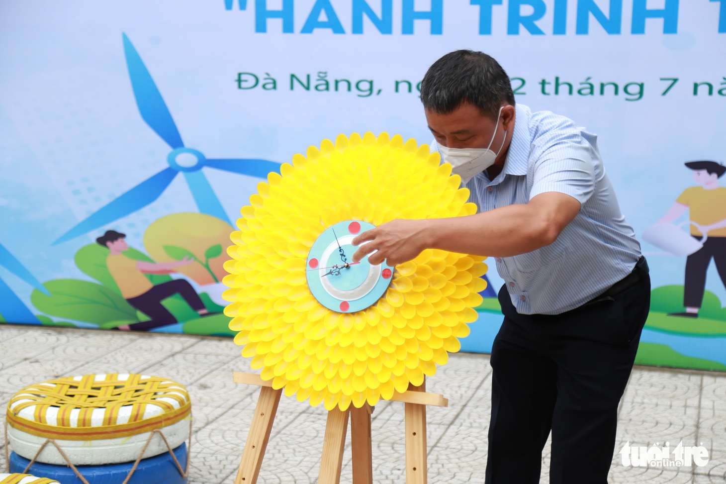 Xem đồ tái chế, bất ngờ với sức sáng tạo của người trẻ - Ảnh 5.