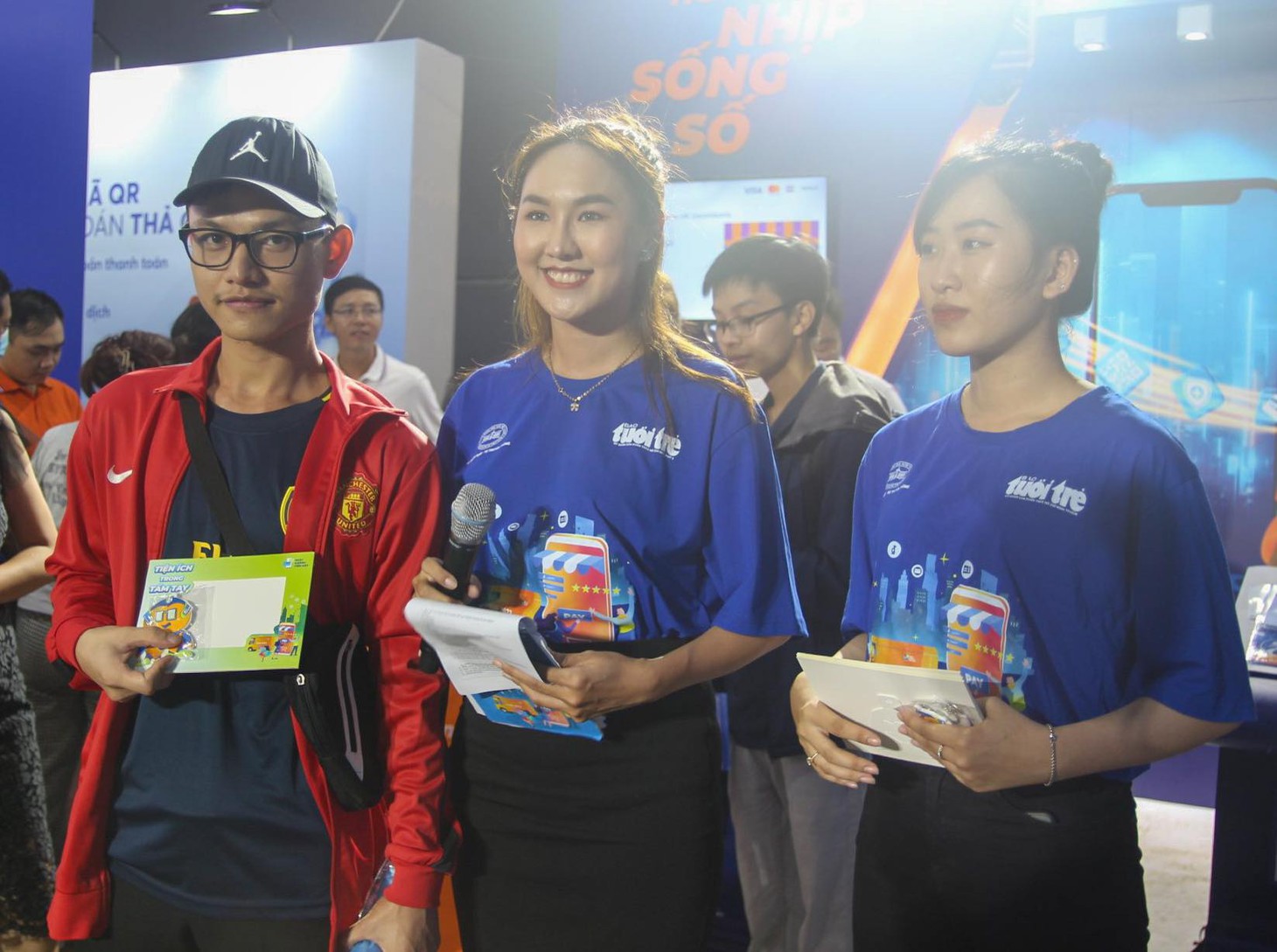 Đến với chuyến xe Không tiền mặt để săn nhiều quà khủng - Ảnh 7.
