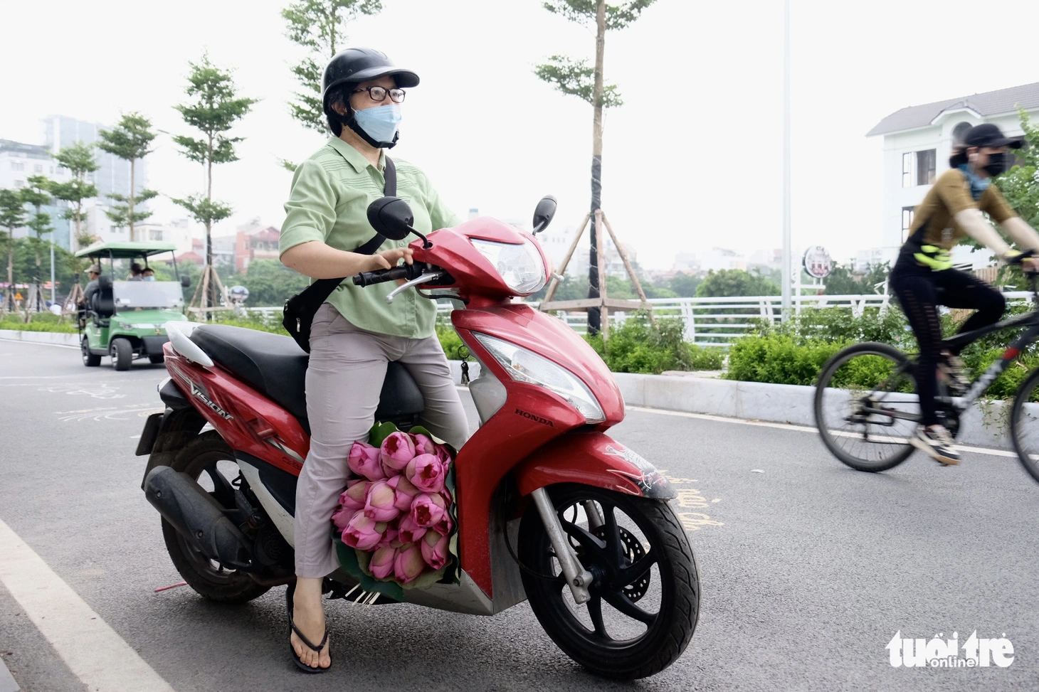 Chi tiền triệu vẫn khó mua sen hồ Tây - Ảnh 6.