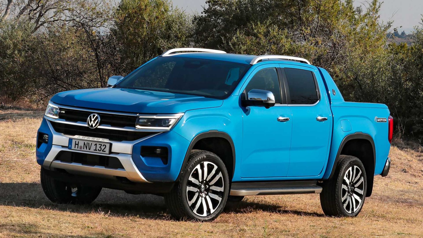 Volkswagen Amarok ra mắt: Bản sao của Ford Ranger - Ảnh 4.