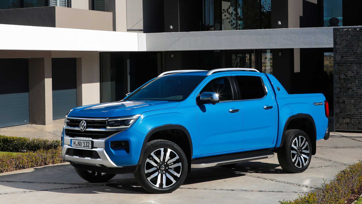 Volkswagen Amarok ra mắt: Bản sao của Ford Ranger - Ảnh 2.