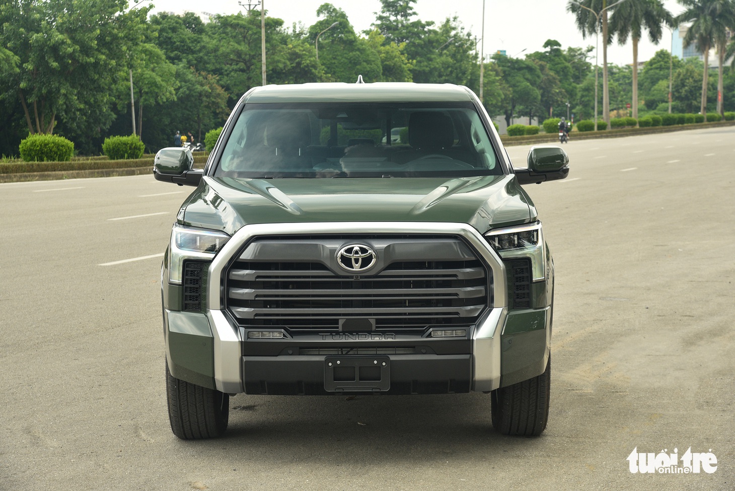 Toyota Tundra 2022 giá hơn 4 tỉ đồng: Bán tải Nhật mang đậm chất Mỹ - Ảnh 13.