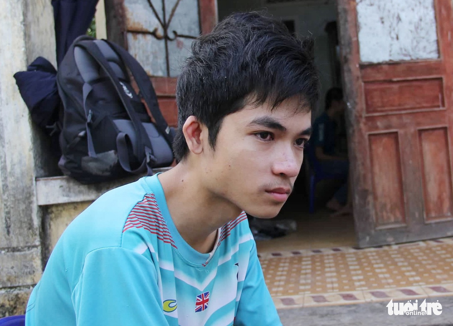 Nuôi con chữ trong ngôi nhà chưa một ngày yên - Ảnh 1.