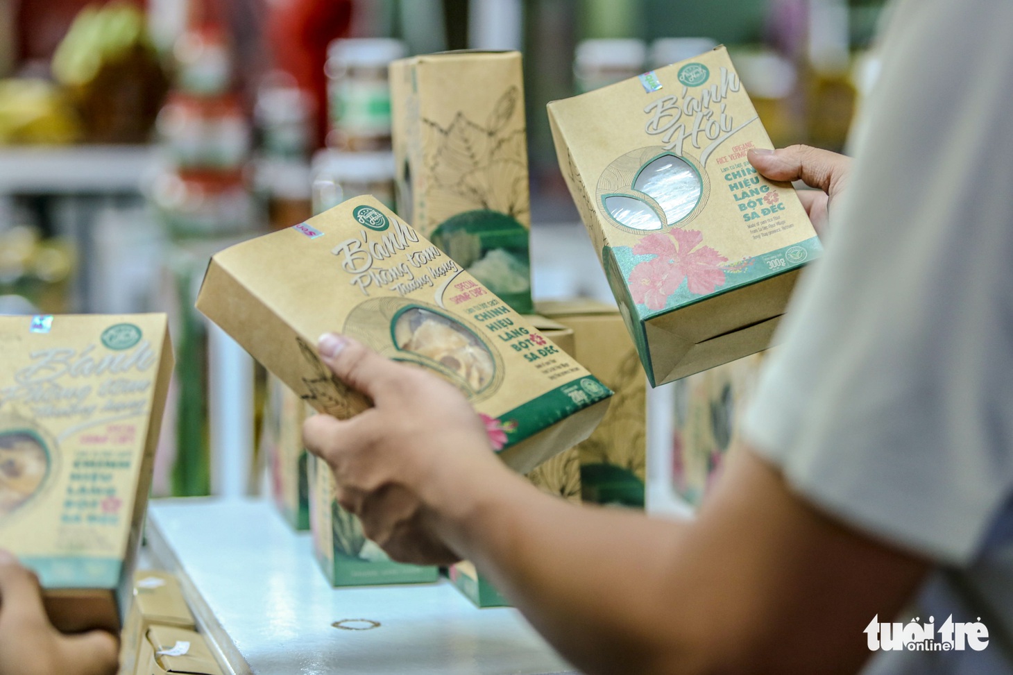 Trung thu này, ăn bánh bò, bún mắm, bánh tét giữa lòng Hà Nội - Ảnh 5.