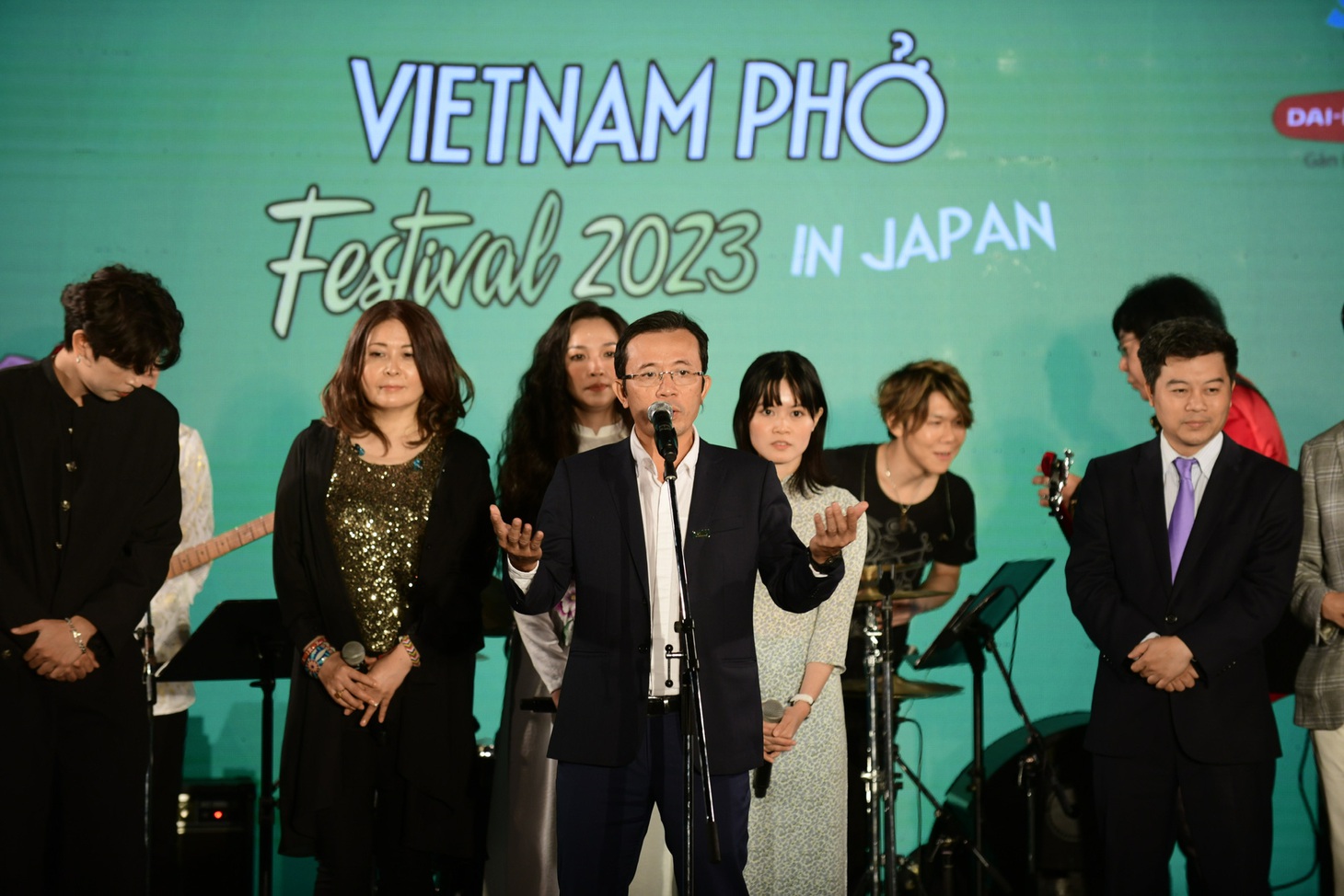 Phó tổng biên tập báo Tuổi Trẻ Trần Xuân Toàn, trưởng ban tổ chức Vietnam Phở Festival&nbsp; phát biểu bế mạc. Ông cho biết vô cùng tự hào và mãn nguyện khi mỗi ngày có hàng chục ngàn người đến với lễ hội phở
