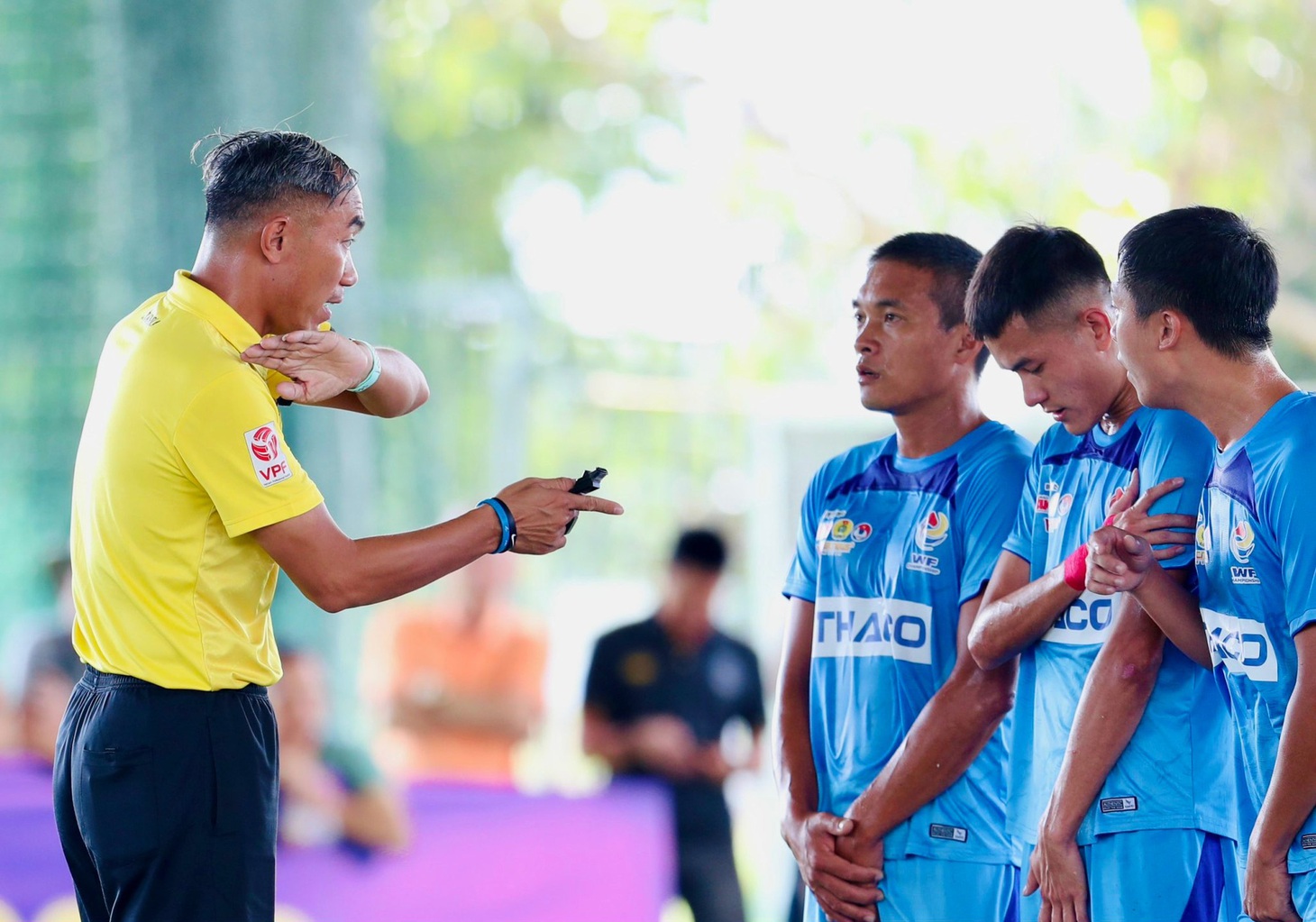 Trọng tài Nguyễn Văn Lưu là trợ lý quen thuộc tại V-League - Ảnh: QUANG ĐỊNH
