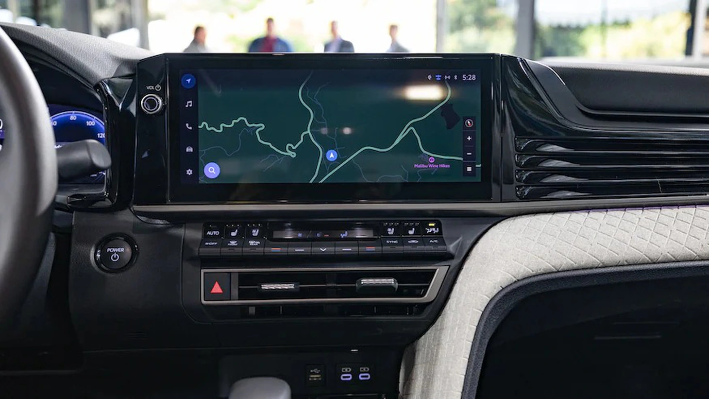 Báo Mỹ đánh giá Toyota Camry 2025: Ấn tượng nhưng không đột phá- Ảnh 15.