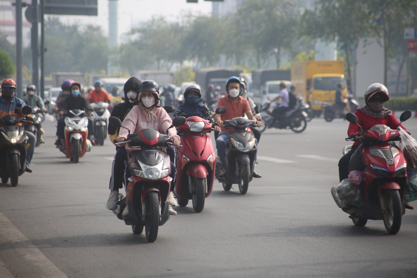Miền Nam trời âm u nhưng tia cực tím vẫn cao - Ảnh 1.