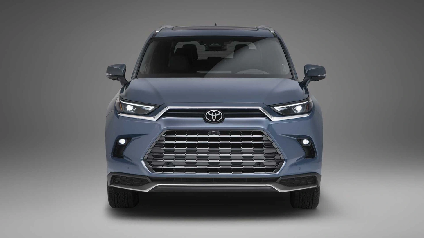 Toyota Grand Highlander 2023 ra mắt: 3 hàng ghế, 7 cổng USB và vô số điểm thực dụng - Ảnh 4.
