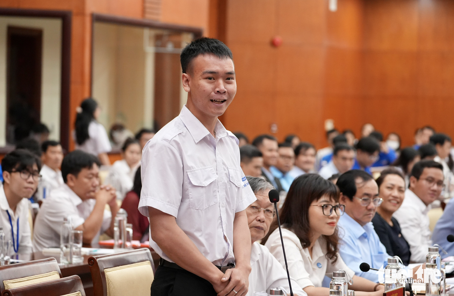 Lãnh đạo TP.HCM đối thoại với sinh viên: Bàn chuyện ươm tạo, thu hút nhân tài - Ảnh 4.