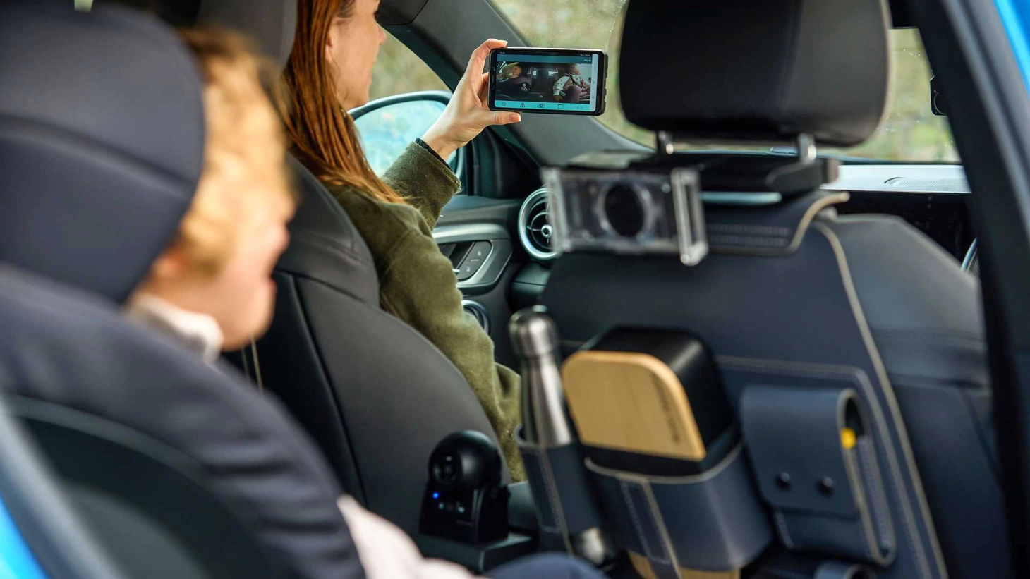 Đây mới là xe gia đình đích thực: Có cả bàn thay tã, ngăn chứa đồ khắp nơi, tấm chắn những cú đạp - Ảnh 17.