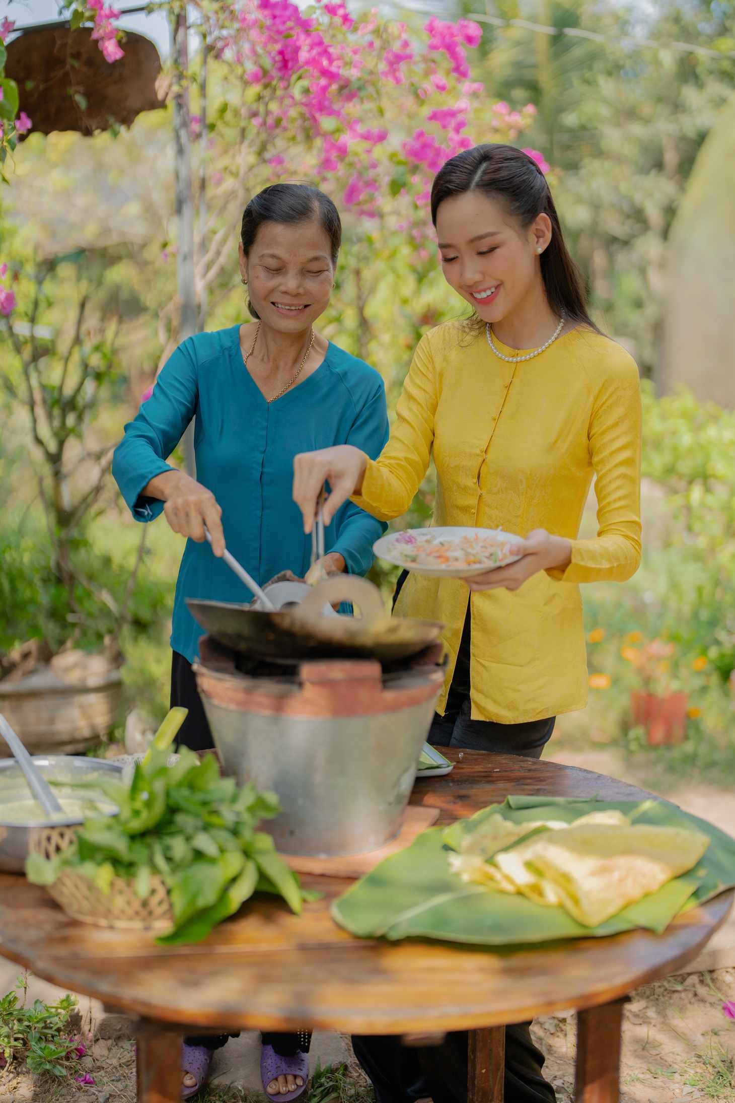 Tin tức giải trí ngày 10-4: Thái Hòa tự tát mình 40 cái - Ảnh 6.
