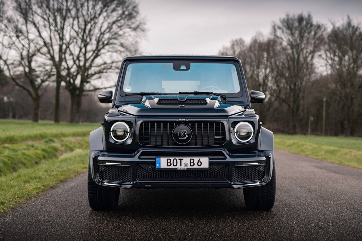 Mercedes-AMG G 63 lên đời sức mạnh khủng 900 mã lực, kèm thuyền và đồng hồ sang trọng - Ảnh 6.