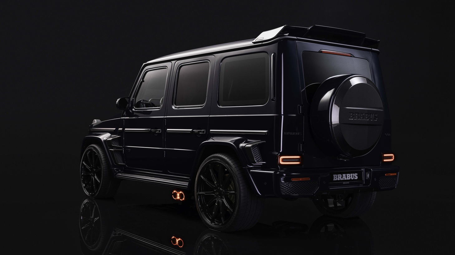 Mercedes-AMG G 63 lên đời sức mạnh khủng 900 mã lực, kèm thuyền và đồng hồ sang trọng - Ảnh 5.