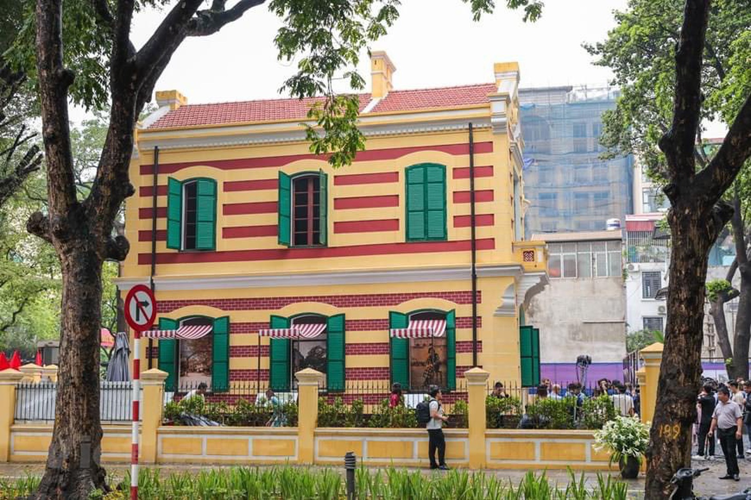 Biệt thự 49 Trần Hưng Đạo bị chê cửa sổ, chuyên gia nói gì? - Ảnh 3.