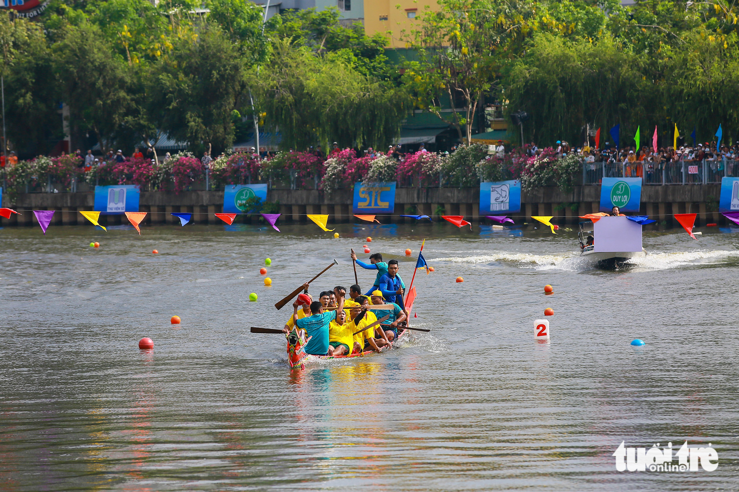 Đua ghe ngo trên kênh Nhiêu Lộc - Thị Nghè - Ảnh 7.