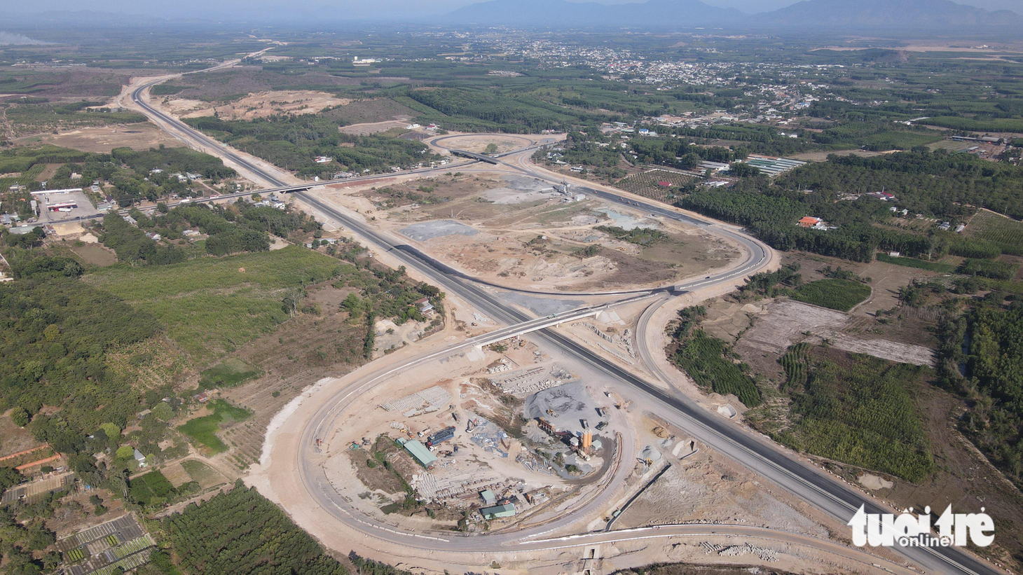 Mách bạn khi đi vào cao tốc Phan Thiết - Dầu Giây - Ảnh 8.