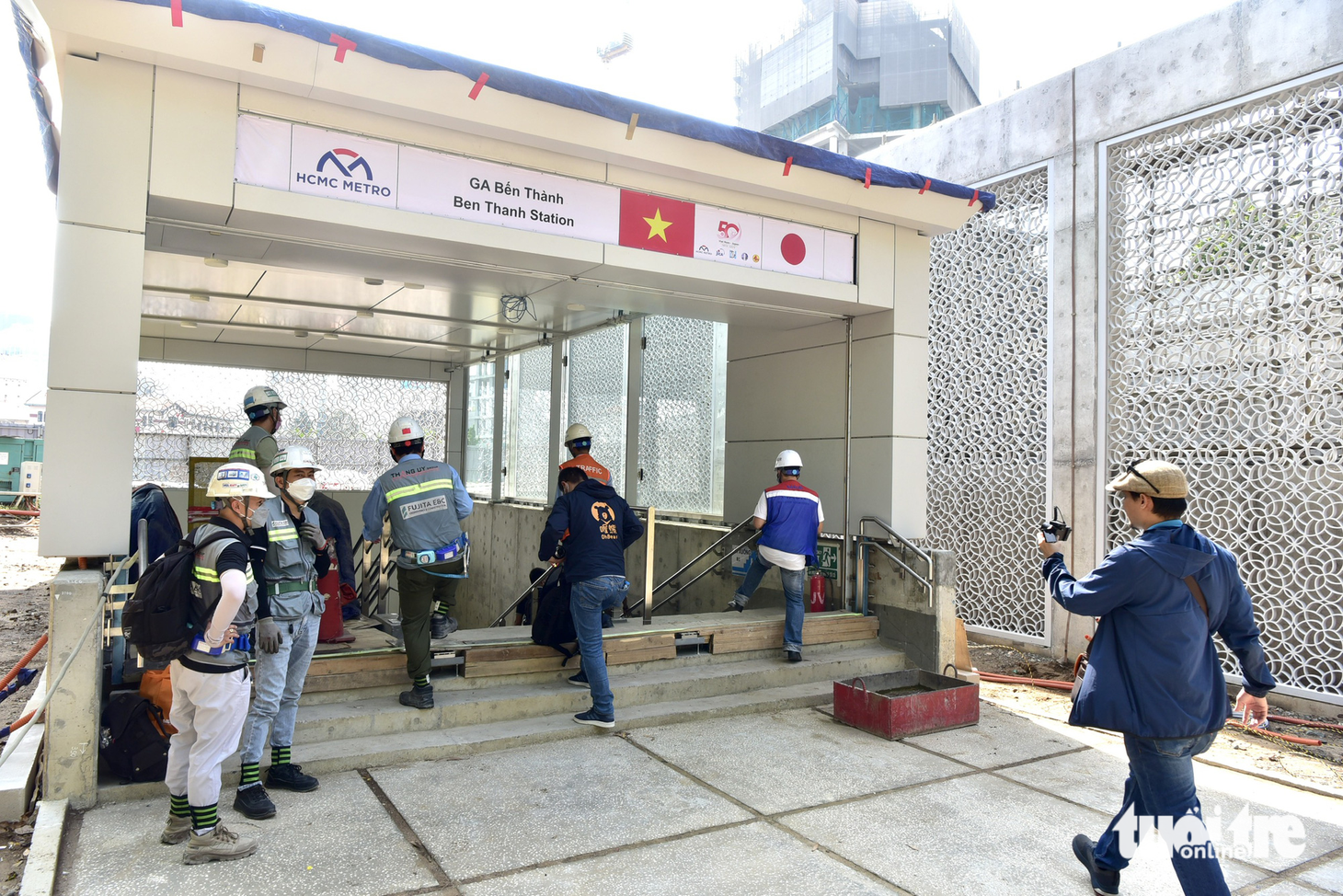 Lộ diện giếng trời hoa sen của nhà ga trung tâm metro 1 - Ảnh 4.