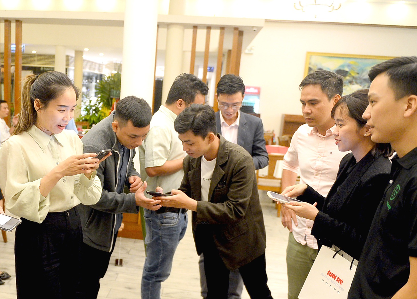 Trao đổi, kết nối trong đêm gala trao giải Golf for Start-up 2023 giữa các doanh nhân và gương mặt start-up tiêu biểu tại sân golf Thủ Đức, TP.HCM - Ảnh: QUANG ĐỊNH