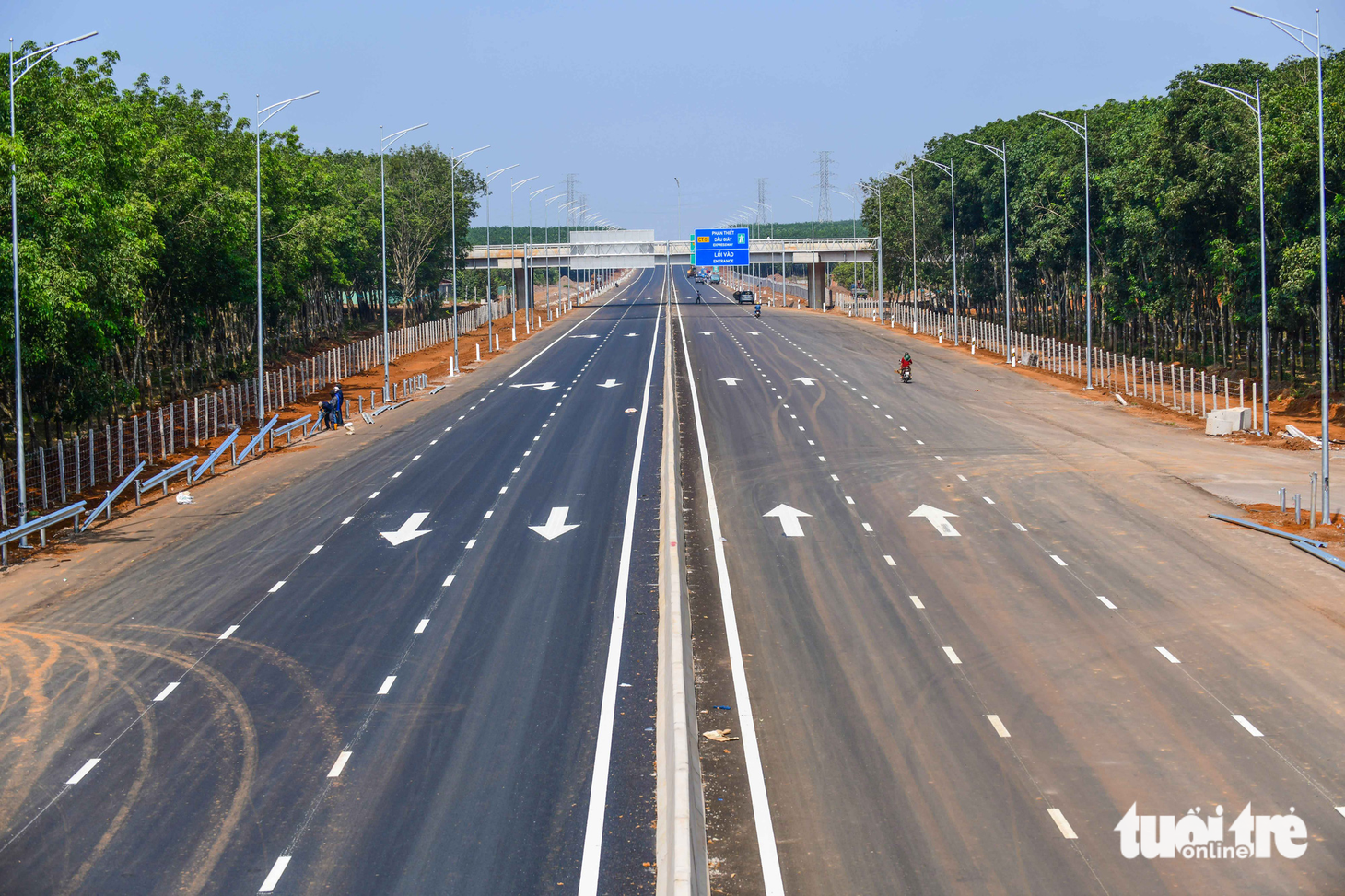 Ngắm cao tốc Phan Thiết - Dầu Giây nhiều người mong chờ - Ảnh 9.