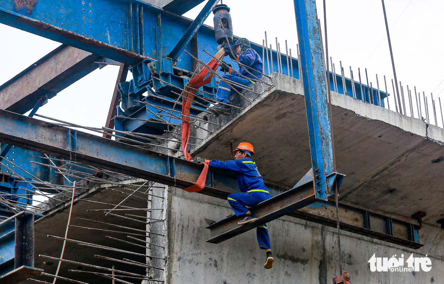 Làm xuyên lễ trên nhiều công trình giao thông ở TP.HCM - Ảnh 3.
