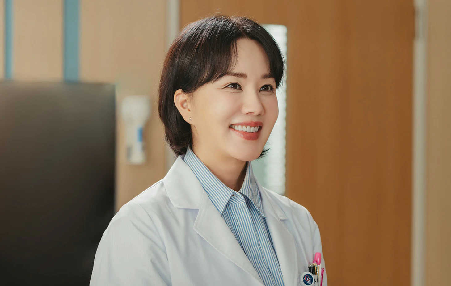 Doctor Cha: Ngoại tình mà không ức chế, đánh ghen chất như nước cất - Ảnh 2.