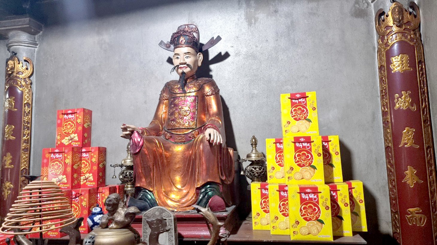 Tượng quan đốc học Đỗ Trọng Vỹ đang thờ tại chùa Hàm Long (TP Bắc Ninh) - nơi ông từng ở ẩn và góp phần trùng tu