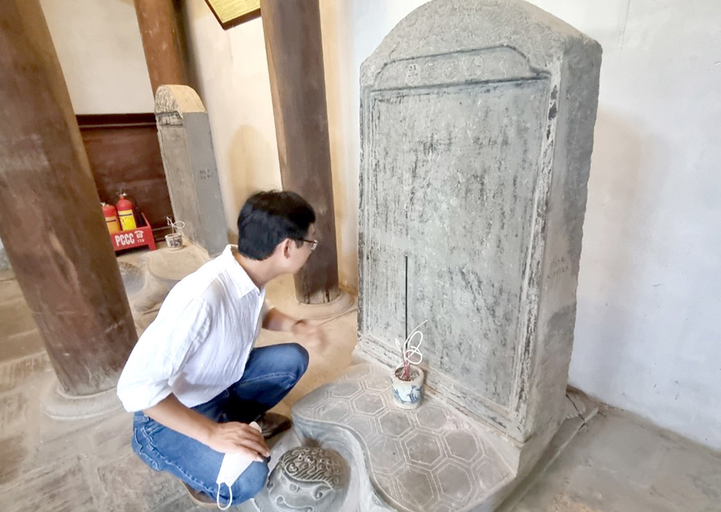 Bia Kim bảng lưu phương tại Văn miếu Bắc Ninh - Ảnh: T.LỘC