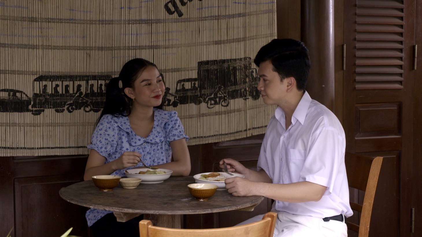 Tin tức giải trí 29-5: Hồng Vân đóng phim của con trai; biến phố cổ Hội An thành sàn diễn thời trang - Ảnh 1.
