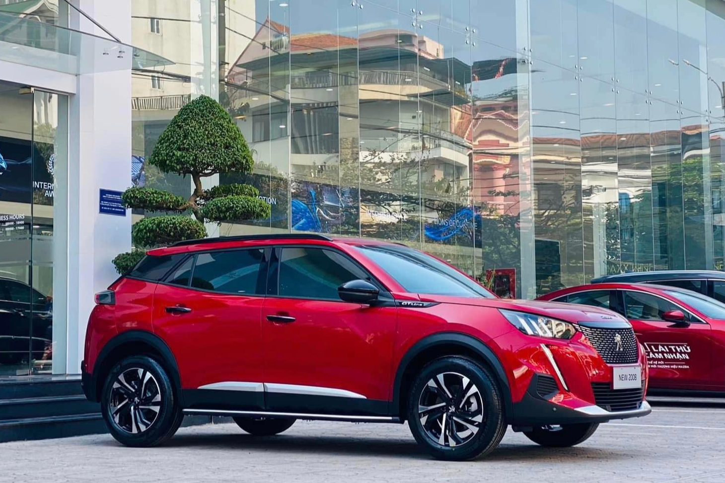 Peugeot hiện có 4 mẫu xe đang bán tại Việt Nam là 2008, 3008, 5008 và Traveller. Tất cả đều được lắp ráp trong nước - Ảnh: Đại lý Peugeot/Facebook