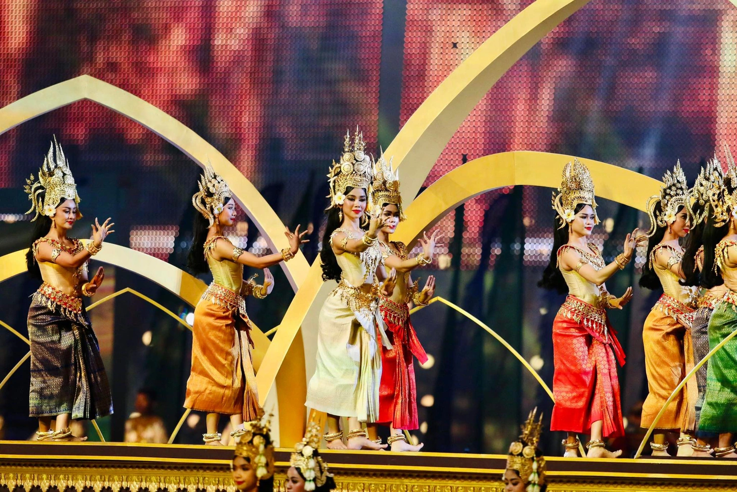 Đài đuốc bùng cháy, SEA Games 32 chính thức khai mạc - Ảnh 13.
