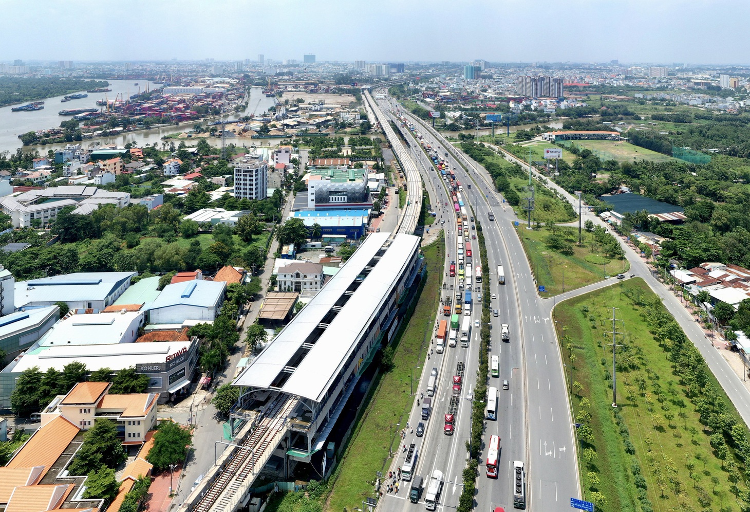Dọc tuyến metro, nếu làm TOD sẽ có đô thị nén, nơi sống của của hàng triệu người - Ảnh: TỰ TRUNG