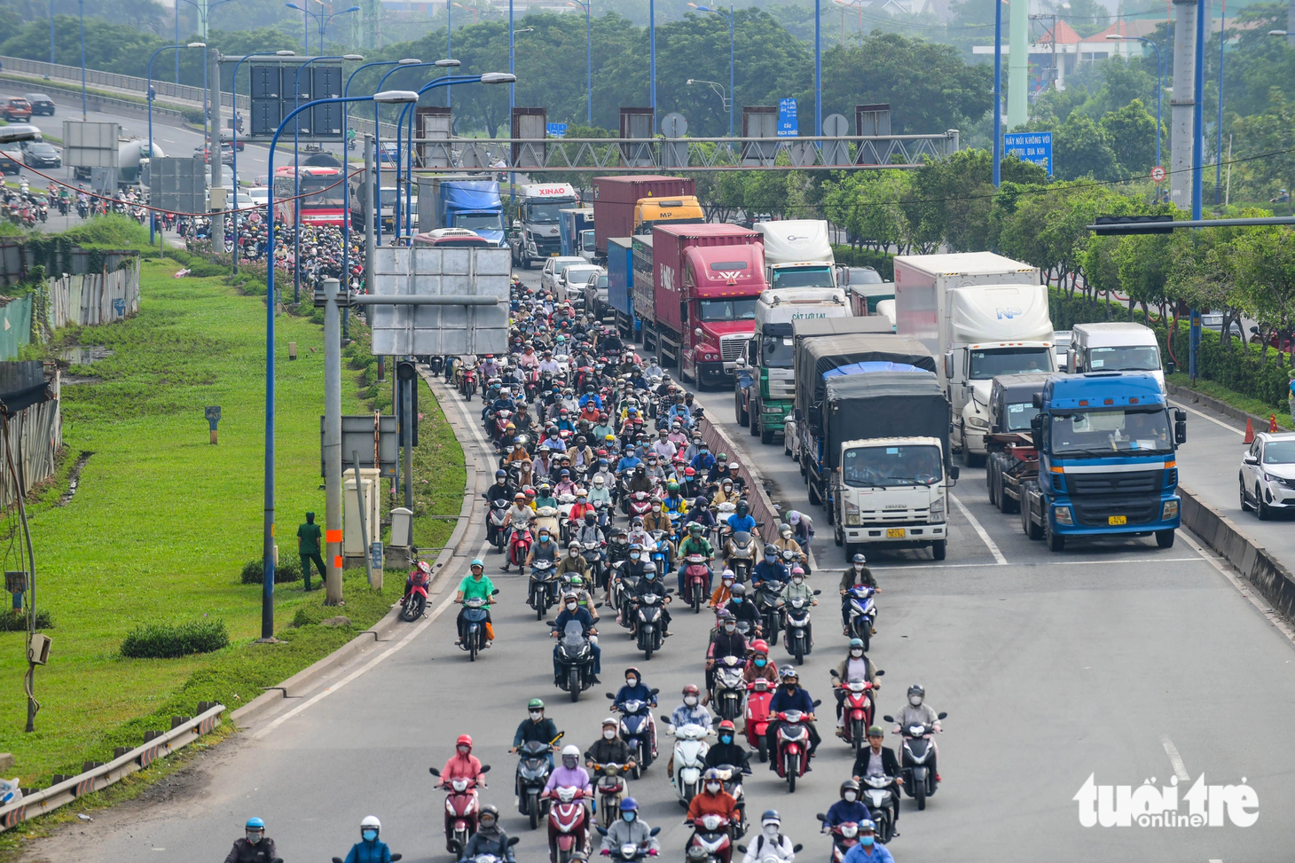 Đây là tuyến giao thông chính của người dân   thành phố  Thủ Đức vào trung tâm thành phố