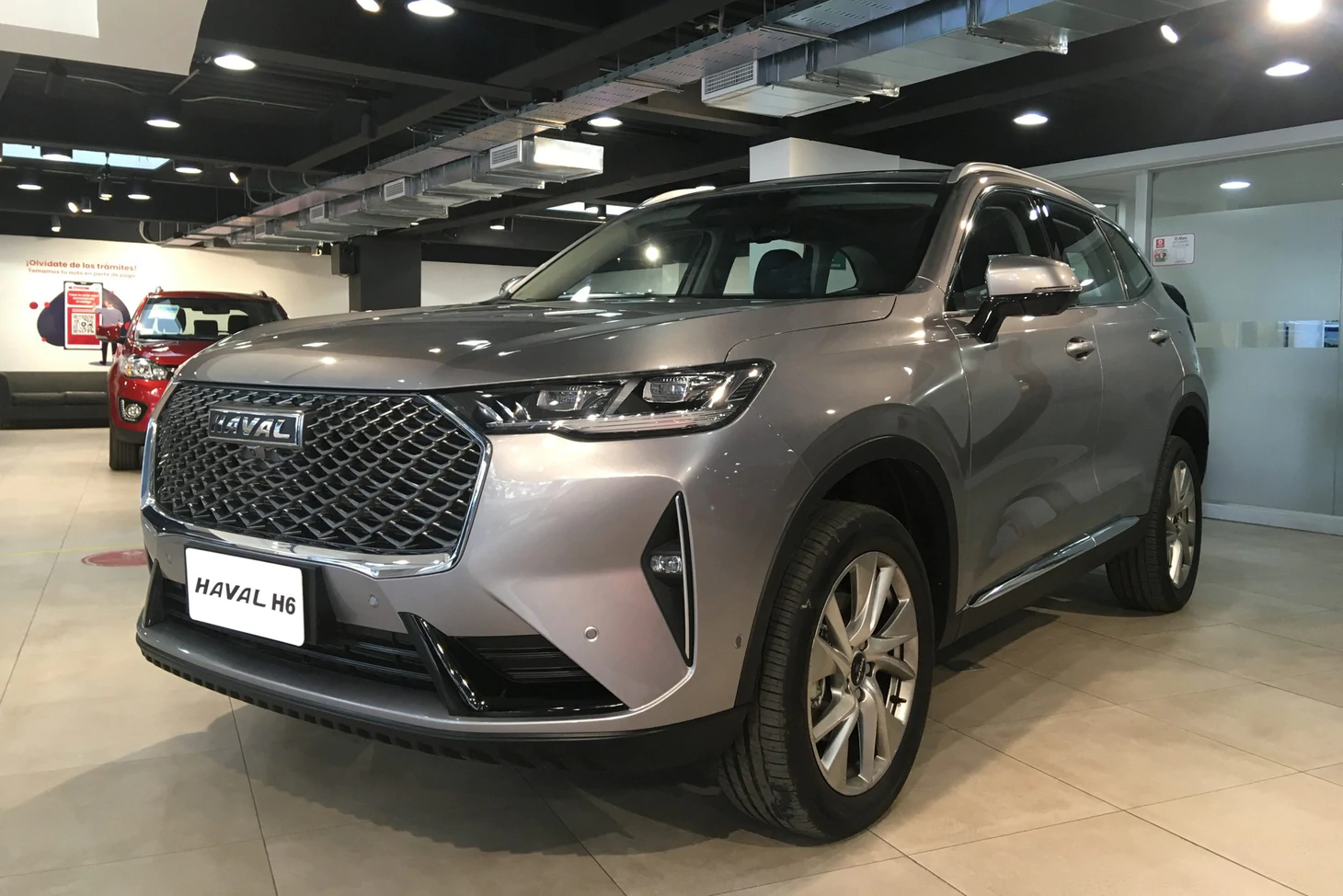 Haval H6 đến Việt Nam chỉ có một phiên bản, và đang rục rịch ra mắt thế hệ mới - Ảnh: Haval